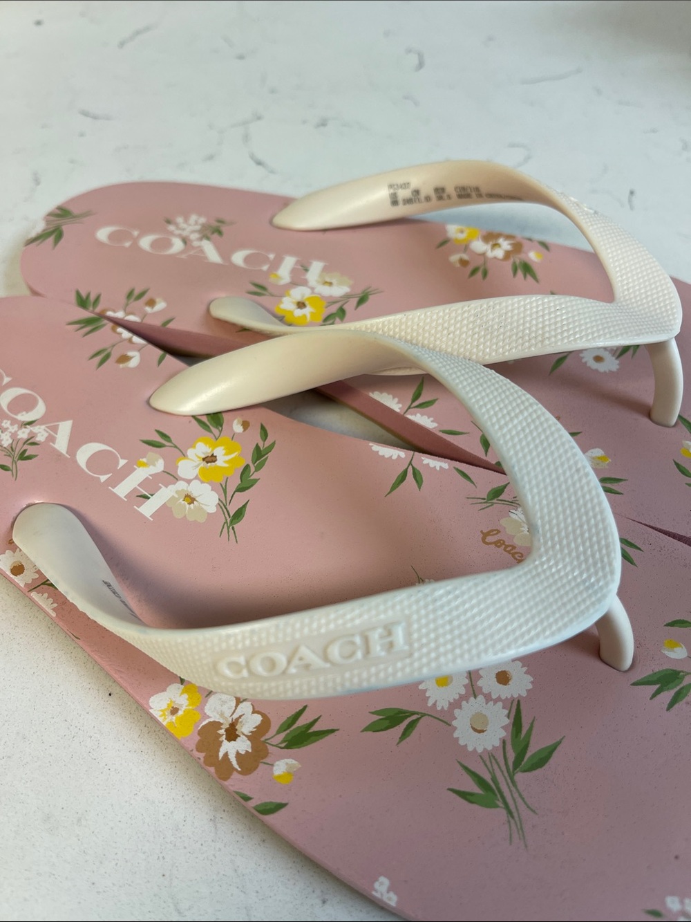 Coach “Zak” FG3437 Pink Floral Rubber Flip Flops Size 8 - Picture 15 of 17